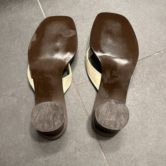 Zara leather block sandals in cream - Picture 2 of 3